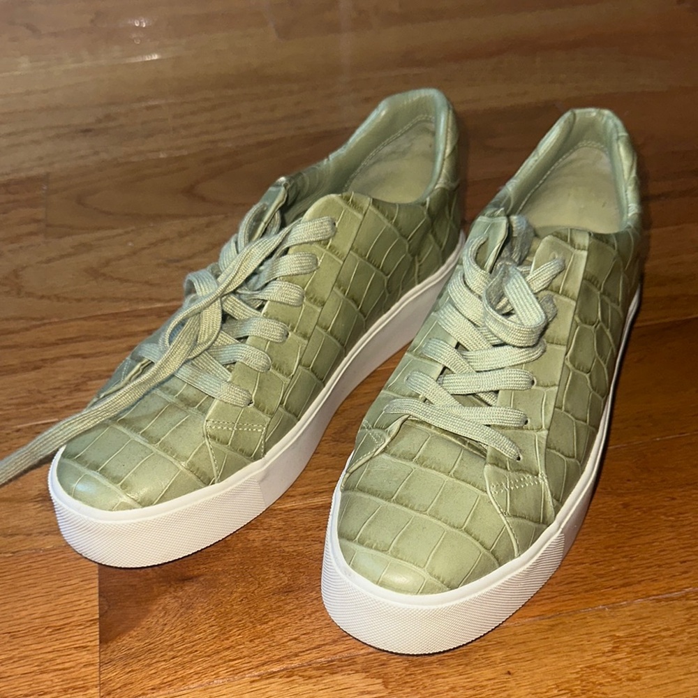 Vince Light Green Croc-Embossed Platform Sneakers